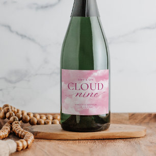 Sie ist auf Cloud Nine Pink Brautparty