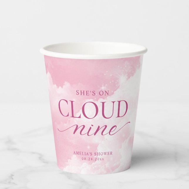 Sie ist auf Cloud Nine Pink Brautparty Pappbecher (Vorderseite)