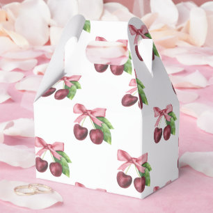Sie ist die Kirsche auf dem Baby Shower Geschenkschachtel