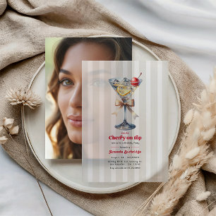 Sie ist die Kirsche auf dem Vellum Martini Geburts