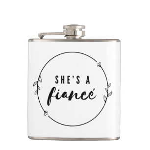 Sie ist ein elegantes Verlobungsgeschenk für die z Flachmann