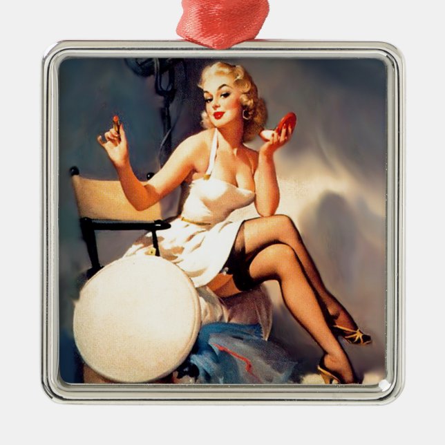 Sie ist ein Starlet Button Up Girl Ornament Aus Metall (Vorne)