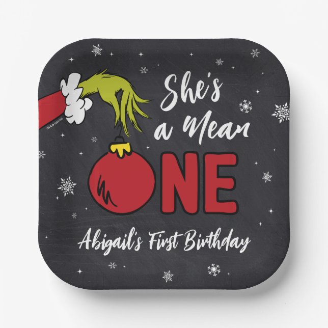 Sie ist Gemein | Grinch Chalkboard Geburtstag Pappteller (Vorderseite)