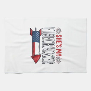 Sie ist mein Feuerwerk-Patriotisches-Paar-Design_1 Geschirrtuch