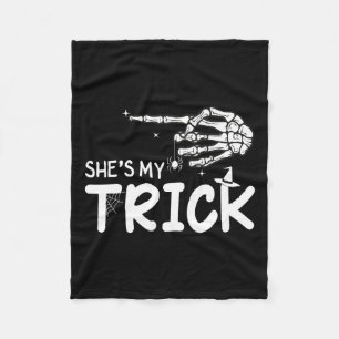 Sie ist mein Trick Couples Skeleton Hand Halloween Fleecedecke