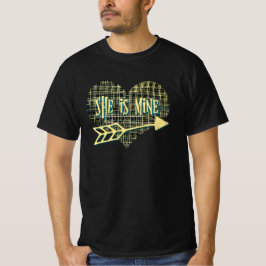 Sie ist meine Abstrakte gelbe Herzform T-Shirt