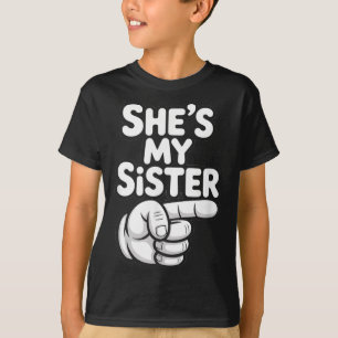 Sie ist meine Schwester Lustiges passendes Kostüm T-Shirt