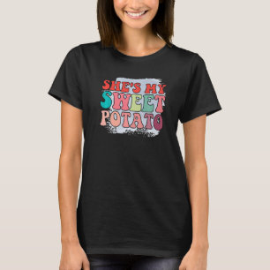 Sie ist meine Süßkartoffel 1 T-Shirt