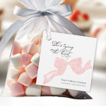 Sie ist mit dem Brautparty "Knot Bow" beschäftigt.