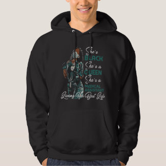 Sie ist schwarz Sie ist eine Königin Sie ist mediz Hoodie