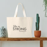 Sie ist stark | Sprichwörter 31:25 Christlicher Gl Jumbo Stoffbeutel<br><div class="desc">Einfache,  stilvolle christliche Schrift Zitat Kunst Tasche mit Bibelsack "She is Strong - Sprichwörter 31:25" in moderne minimalistische Typografie in off black. Dieses trendige,  moderne Design ist das perfekte Geschenk- und Modestatement. | #christlich #religion #scripture #religion #bible #jesus #bethelight</div>