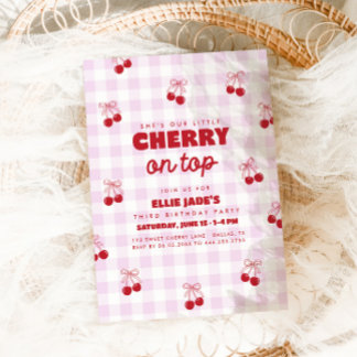 Sie ist unsere Kirsche auf dem rosa Gingham-Geburt Einladung