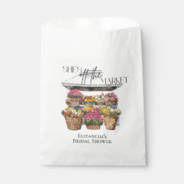 Sie ist vom Brautparty des Blumenhandels abgeschni Geschenktütchen