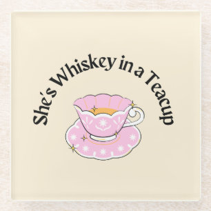Sie ist Whiskey in einem Teacup Vinyl Wrapped Flas Glasuntersetzer