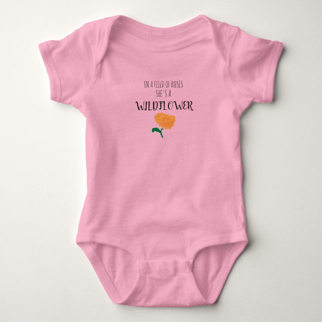 Sie ist Wildblume Girl Baby Bodysuit Baby Strampler (Vorderseite)