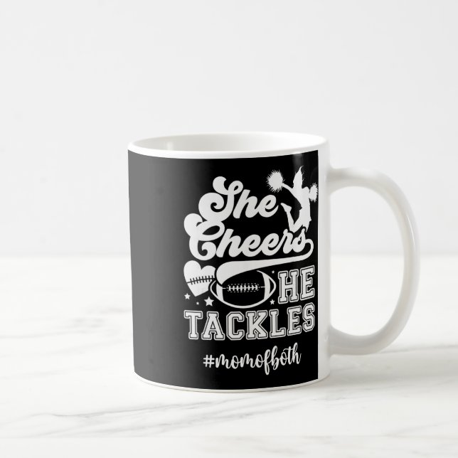 Sie jubelt Er Tackelt Mutter Von Beidem Fußll Und  Kaffeetasse (Rechts)