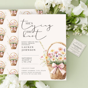 Sie knüpft den Knoten Floral Brautparty Einladung