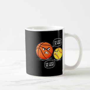 Sie liebt mich mehr Sketll Softll Sportliebhaber Kaffeetasse