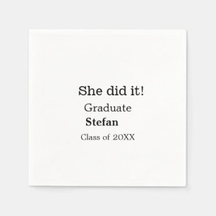Sie machte es graduiert hinzufügen Namen Klasse vo Serviette