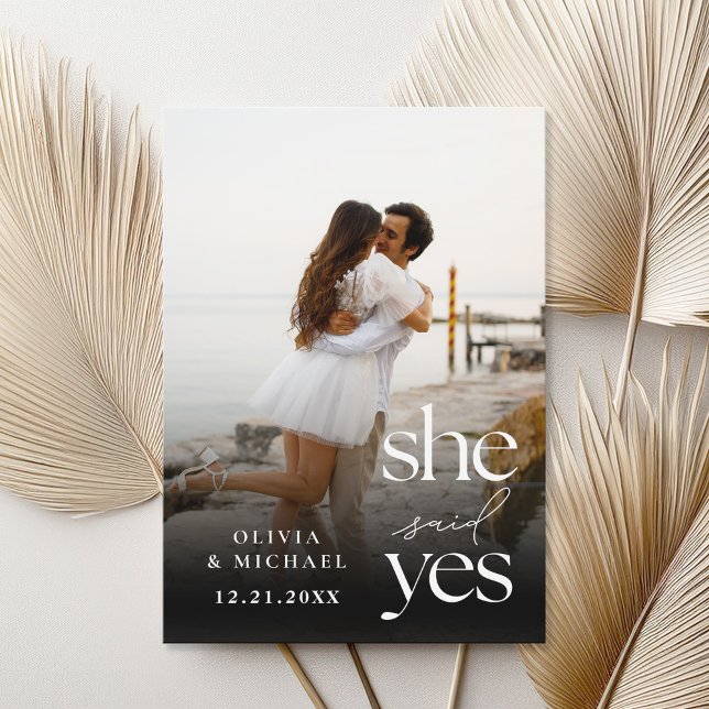 Sie sagte ja Verlobung des modernen Fotos Ankündig (Von Creator hochgeladen)