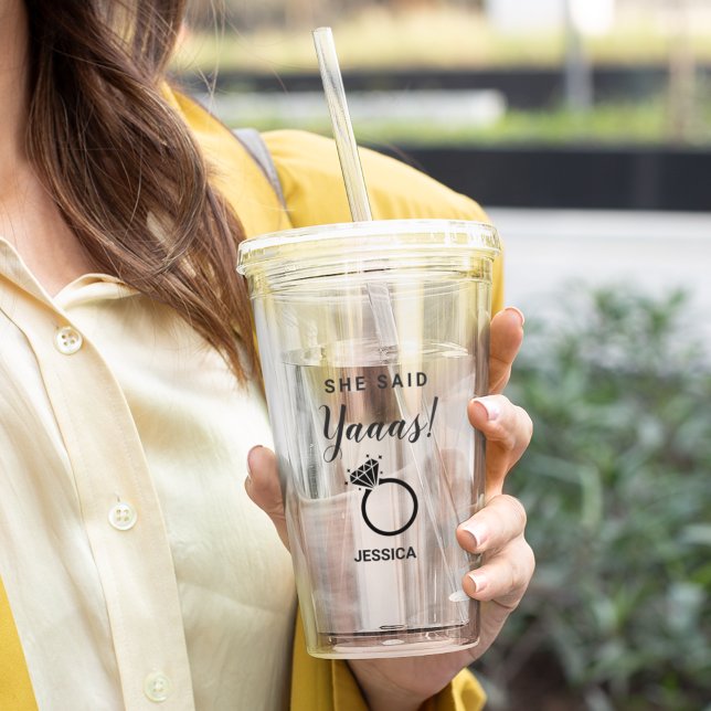 Sie sagte "Yes Engagement Party" Acryltrinkbecher (Von Creator hochgeladen)
