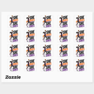 Sie schießt, sie punktet Frauenbasketball Quadratischer Aufkleber