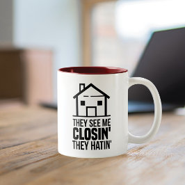 Sie sehen, wie ich echten Anwesen-Agent schließe Zweifarbige Tasse