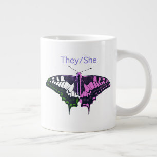 Sie/sie Frack-Schmetterling ohne Binärflagge Jumbo-Tasse