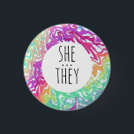 SIE/SIE Pronouns farbenfrohe Rainbow-Wirbel CUSTOM Button<br><div class="desc">Dekorieren Sie Ihr Outfit mit diesem coolen Kunstknopf. Macht ein großartiges Geschenk! Sie können ihn anpassen und auch Text hinzufügen. Karo in meinem Shop für viel mehr Farben und Muster! Lass mir Bescheid,  wenn du auch etwas Gewohntes willst.</div>
