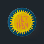 Sie / sie Pronouns Sonnenschein Pride handschrift Button<br><div class="desc">Dekorieren Sie Ihr Outfit mit diesem coolen Kunstknopf. Macht ein großartiges Geschenk! Sie können ihn anpassen und auch Text hinzufügen. Karo in meinem Shop für viel mehr Farben und Muster! Lass mir Bescheid,  wenn du auch etwas Gewohntes willst.</div>