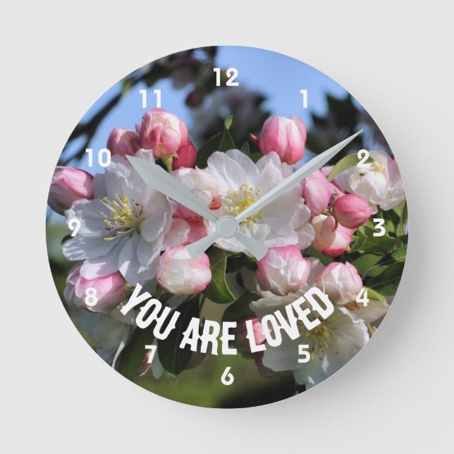 Sie sind lieben Frühlingsblüten Inspiration Runde Wanduhr (Vorderseite)