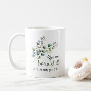 Sie sind schöne Eukalyptus-Blätter in Wasserfarbe Kaffeetasse