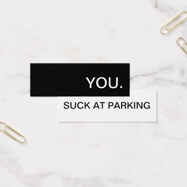 Sie sind zum Kotzen am Parkplatz (Büro)