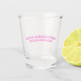 Sie verdiente die Geldbörse Schnapsglas