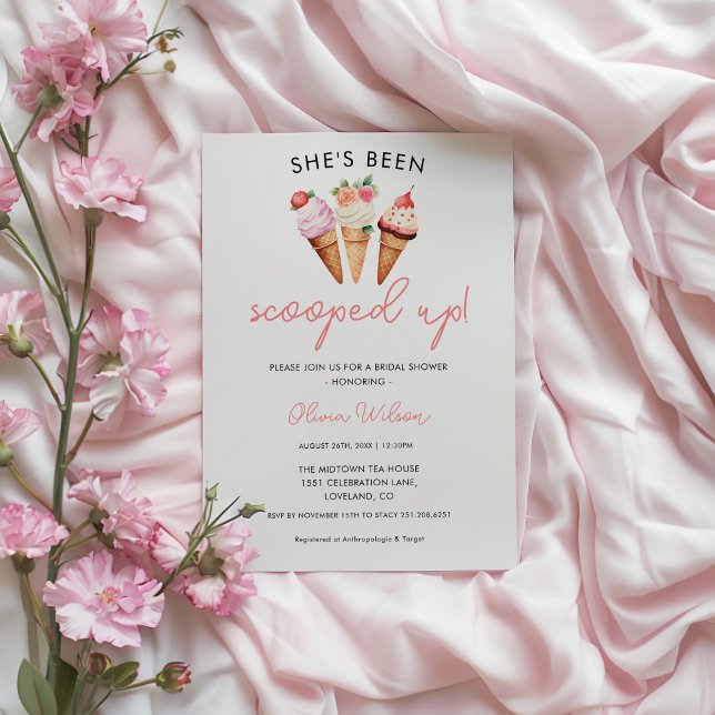 Sie wurde aufgefressen - Eiscreme-Brautparty Einladung (She's Been Scooped Up – Ice Cream Bridal Shower Invitation with Pink & Purple Floral Brunch Theme)