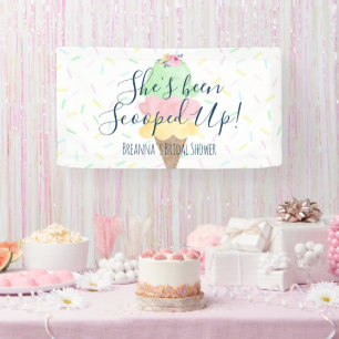 Sie wurde mit Eiscreme-Brautparty vergossen Banner