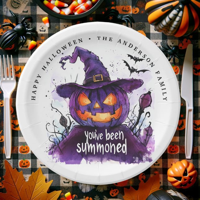 Sie wurden zu einer Lila Kürbishexe eingeladen Pappteller (Halloween paper plate with a purple pumpkin witch and "You've been summoned.")
