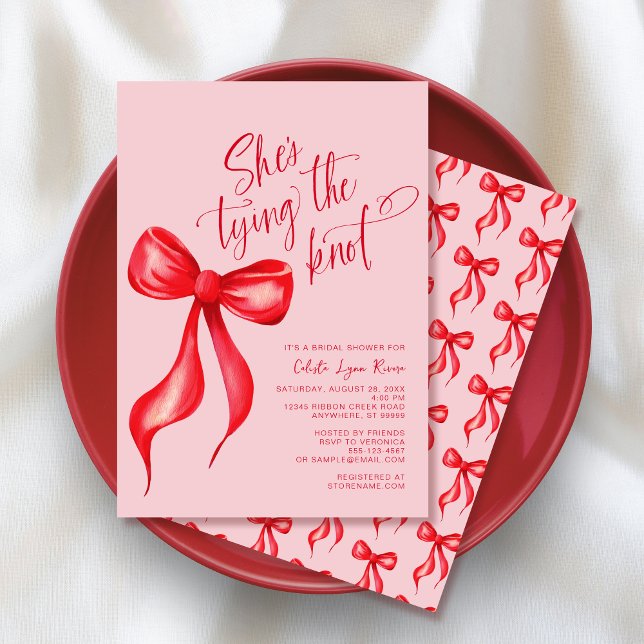 Sie zähmt das Brautparty des rosa Roten Bows. Einladung (Shown on a 5" x 7" invitation)