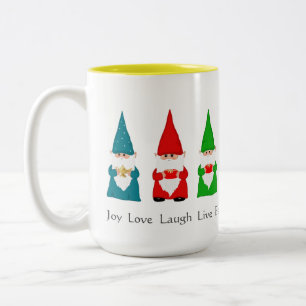 Sieben Weihnachtsgnomen auf der White Coffee Tasse