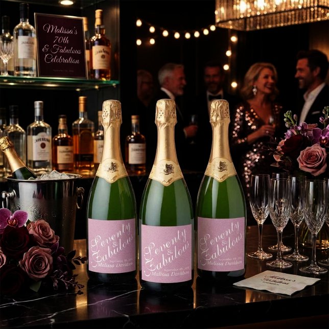 Siebzig und fabelhaftes rosa-glitzerndes Schrift-E (Seventy and Fabulous Pink Glitter Script Emblem Sparkling Wine Label)