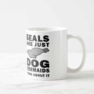 Siegel ist gerade Hund, den Meerjungfrauen an es Kaffeetasse