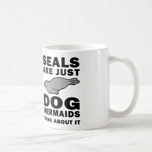 Siegel ist gerade Hund, den Meerjungfrauen an es Kaffeetasse (Rechts)