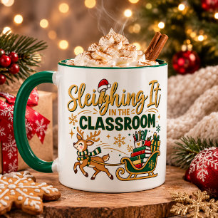 Siegreich im Klassenzimmer Weihnachtslehrer  Tasse