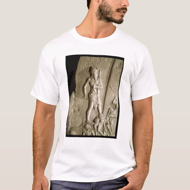 SiegStele der Naram-Sünde T-Shirt (Vorderseite)