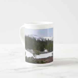 Sierra Nevada Berge und Schnee auf Yosemite Prozellantasse