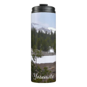 Sierra Nevada Berge und Schnee auf Yosemite Thermosbecher