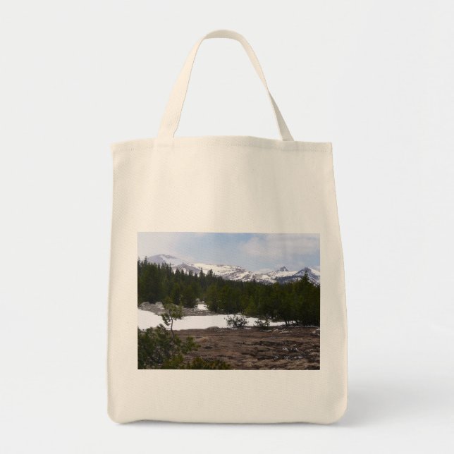Sierra Nevada Berge und Schnee auf Yosemite Tragetasche (Vorne)