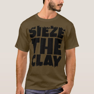 Sieze die schwarze Version des Clay T-Shirt