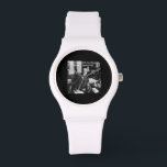Sigmund Freud & Cat Quote Womens Silicone Watch Armbanduhr<br><div class="desc">Sie sehen eine Silikon-Womens-Uhr von Rick London, die exklusiv für RickLondonDesigns.com hergestellt wurde. Dieser Artikel zeigt eine Grafik von Sigmund Freud und eines seiner bekanntesten Zitate: "Zeit mit Katzen verbringen ist nie verschwendet". Wir denken, dass Sie Ihre Bestellung genießen, so sehr, dass es mit einer 30 Tage 100% Geld-zurück-Garantie, wenn...</div>