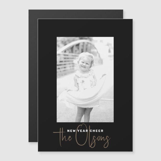 Signature Cheer Chic Black New Years Fotokarte Magneteinladung (Vorne/Hinten)